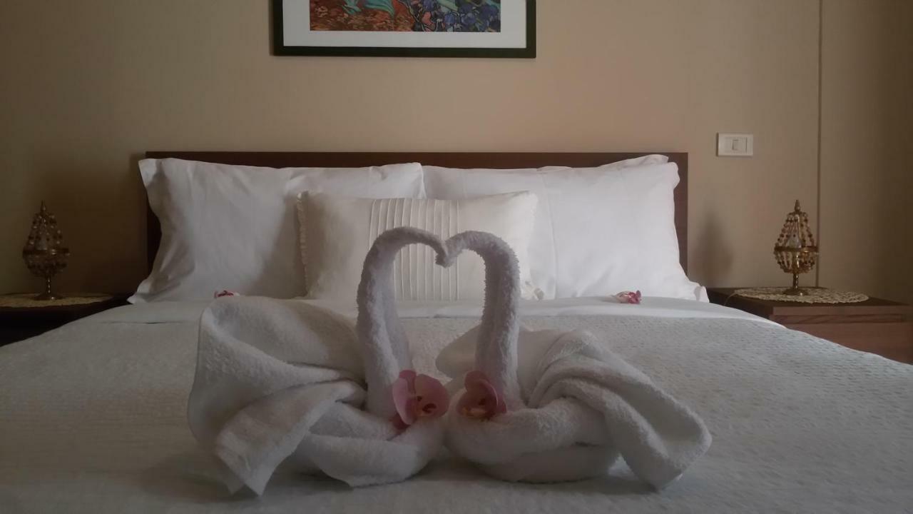 Guest House Le Ginestre Dell'Etna เบลปาสโซ ภายนอก รูปภาพ