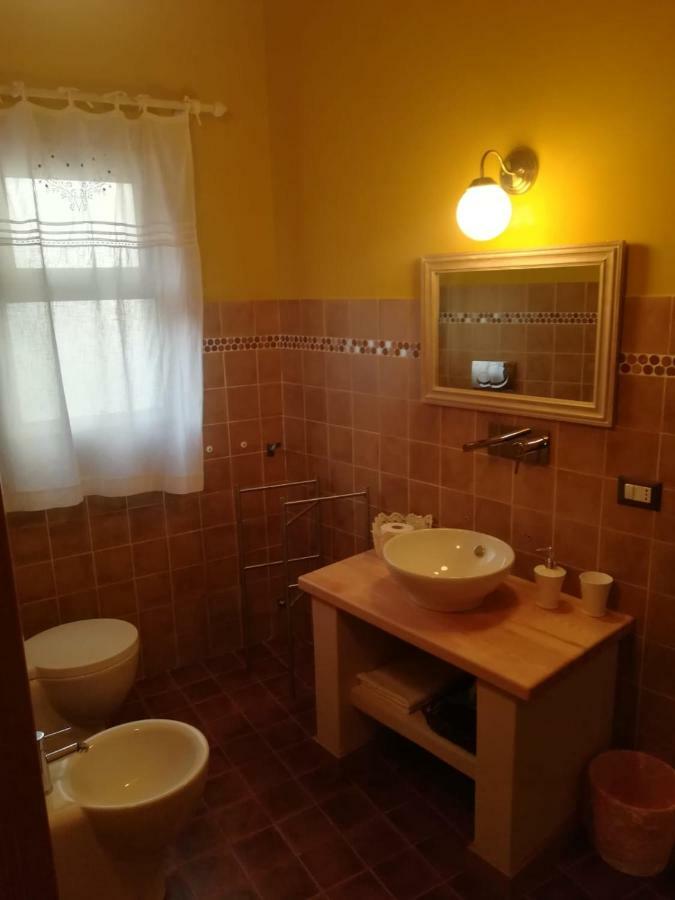 Guest House Le Ginestre Dell'Etna เบลปาสโซ ภายนอก รูปภาพ
